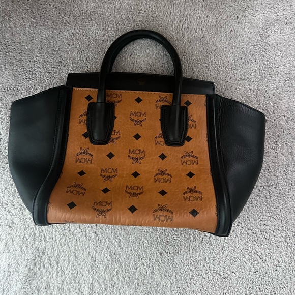 MCM Tote Bag - Picture 2 of 4